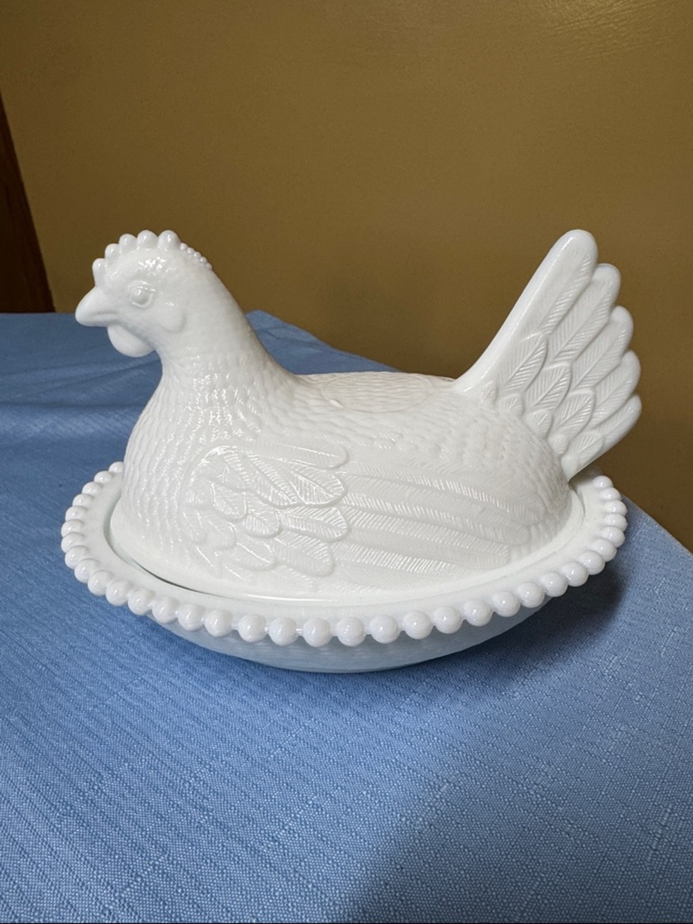 Indiana Glass milk glass hen on a nest 7-inch